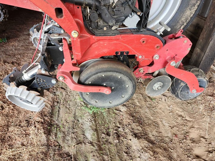 2023-case-ih-2150-image-4