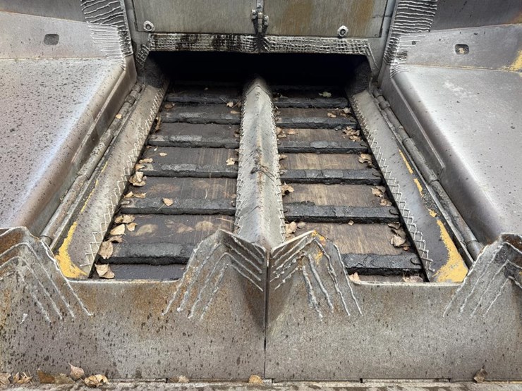 caterpillar-ap-1055f-image-45