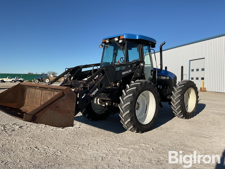 new-holland-tv140-image-1