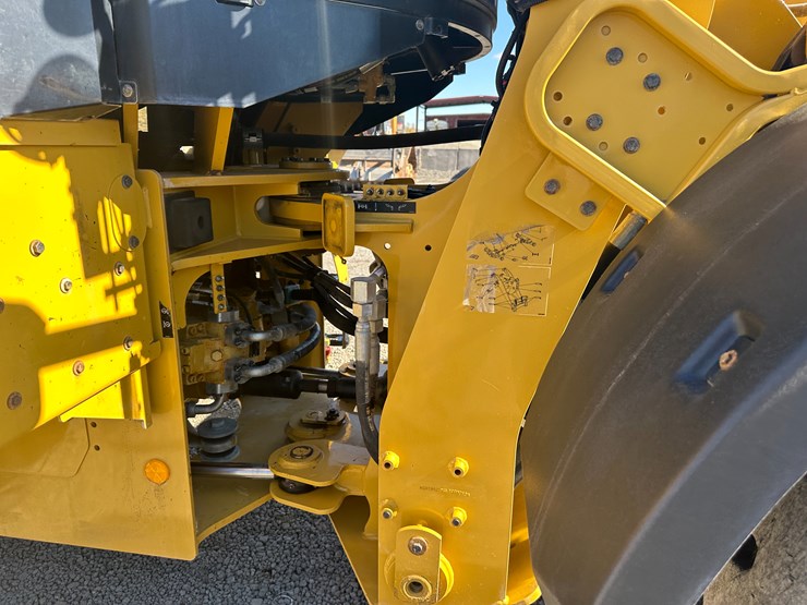 2016-caterpillar-926m-image-47