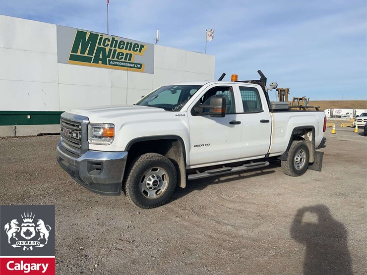 2016-gmc-sierra-2500hd-image-1