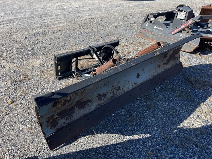 sno-way-hydraulic-snowplow-attachment-image-2