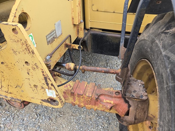 caterpillar-th83-image-19