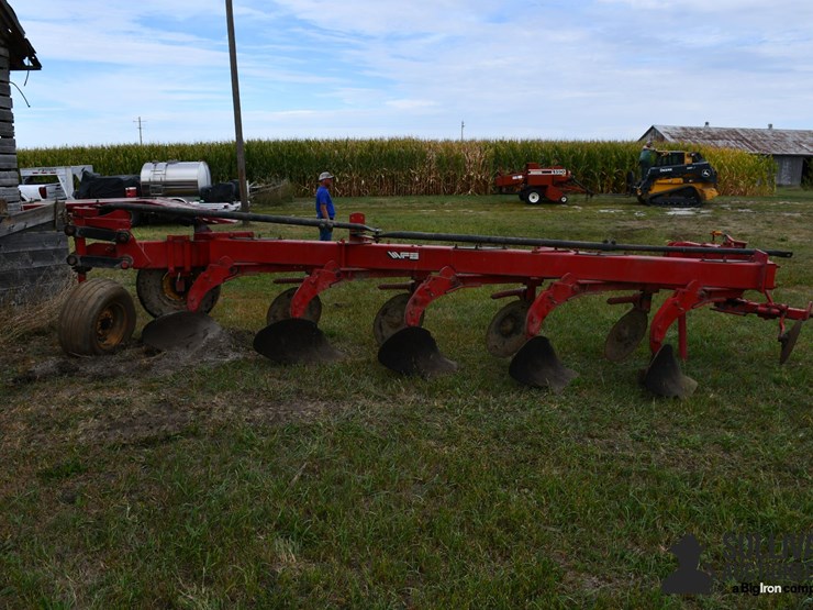 white-5-bottom-plow-image-4