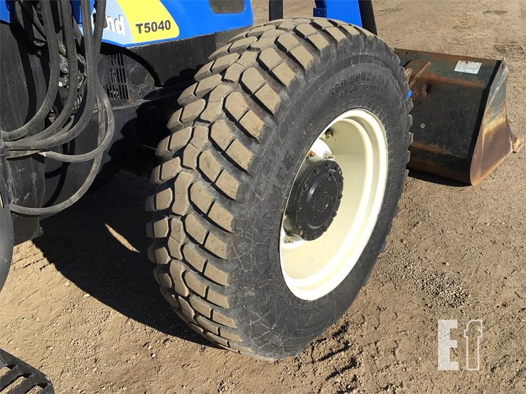 new-holland-t5040-image-26