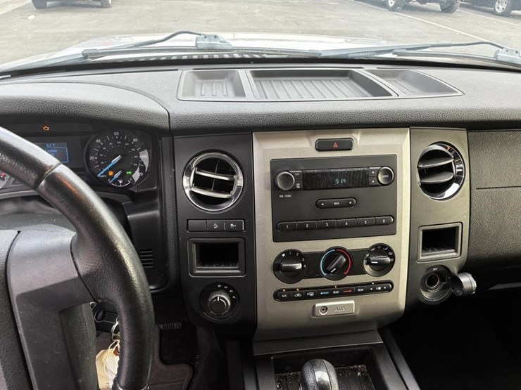 2015-ford-expedition-image-13