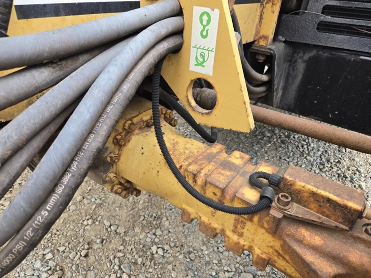 caterpillar-th83-image-37