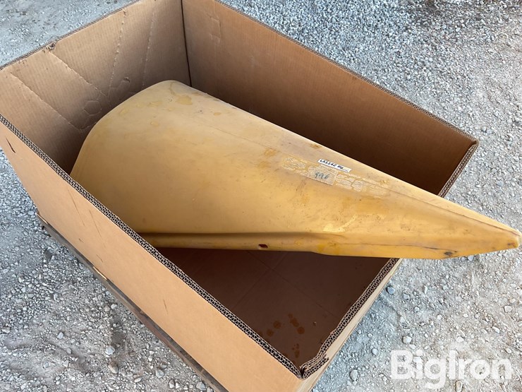 new-holland-996-image-1