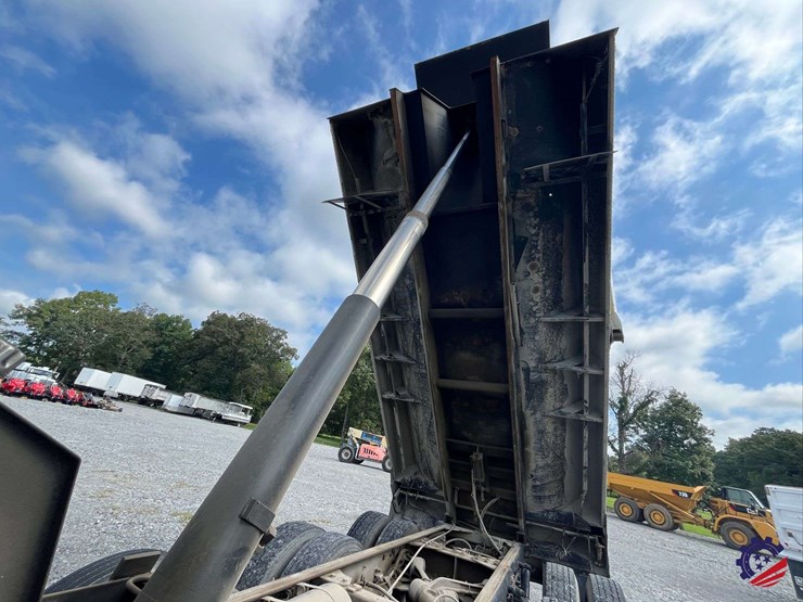 2016-kenworth-t880-image-73