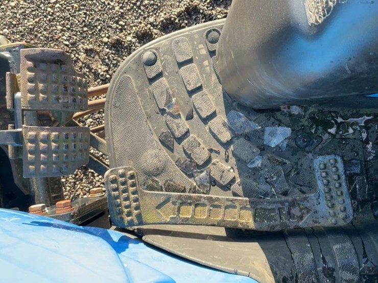 new-holland-tc29da-image-48