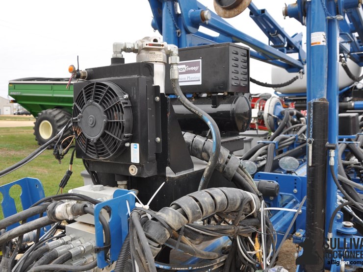 2015-kinze-4900-image-12