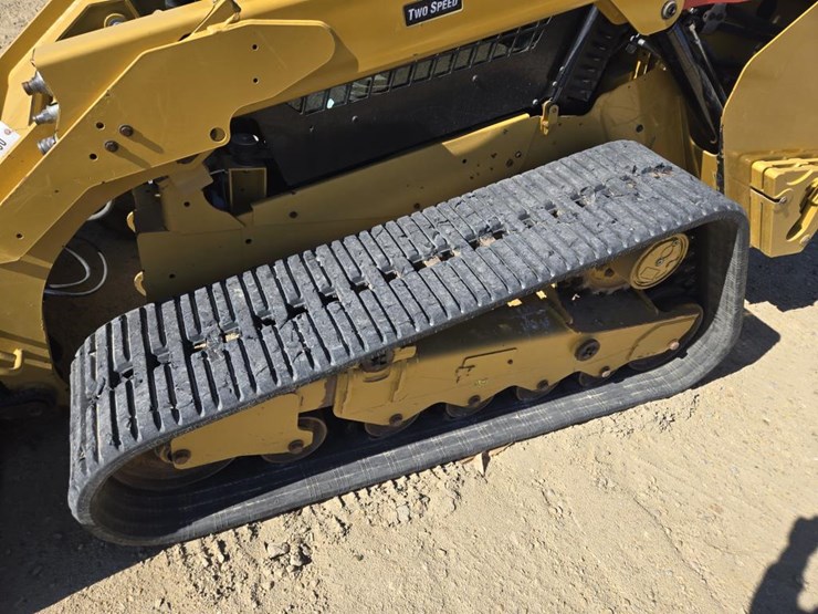 2022-caterpillar-299d-image-16