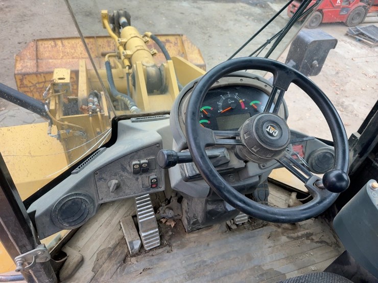 2008-caterpillar-938h-image-23