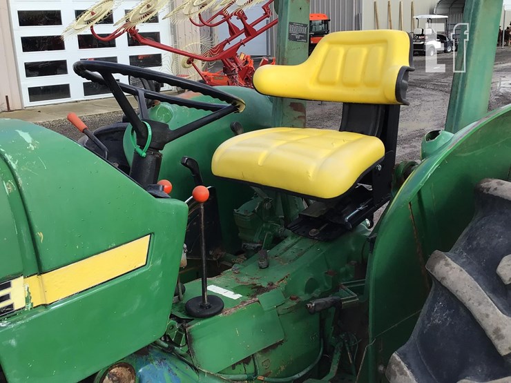 1981-john-deere-2240-image-12