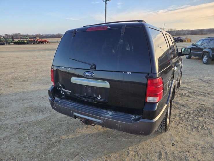2004-ford-expedition-image-15