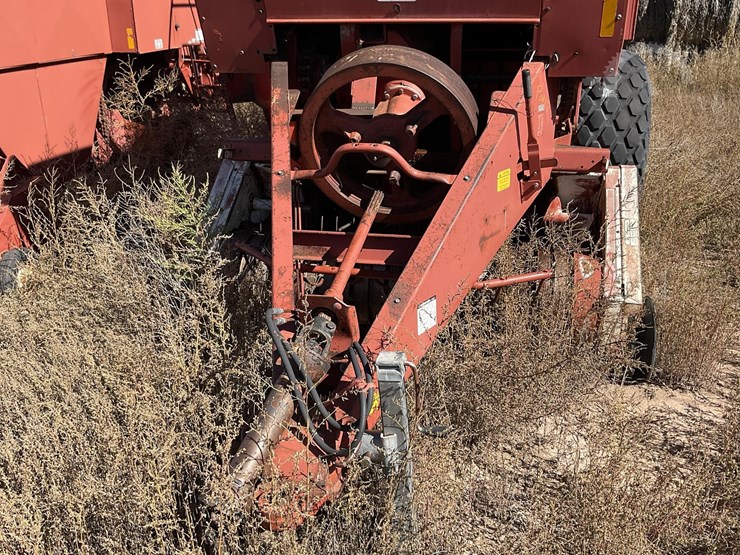 hesston-4800-image-2