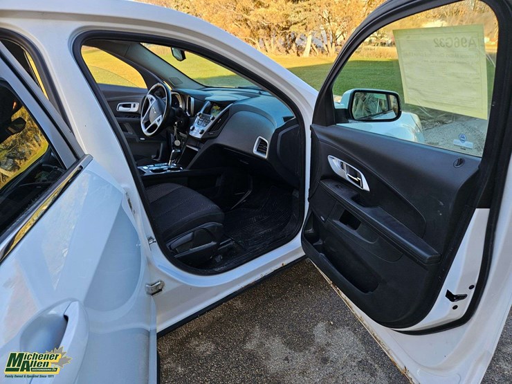 2016-chevrolet-equinox-lt-image-32