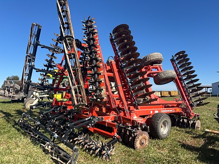 kuhn-excelerator-8005-vertical-tillage-image-20