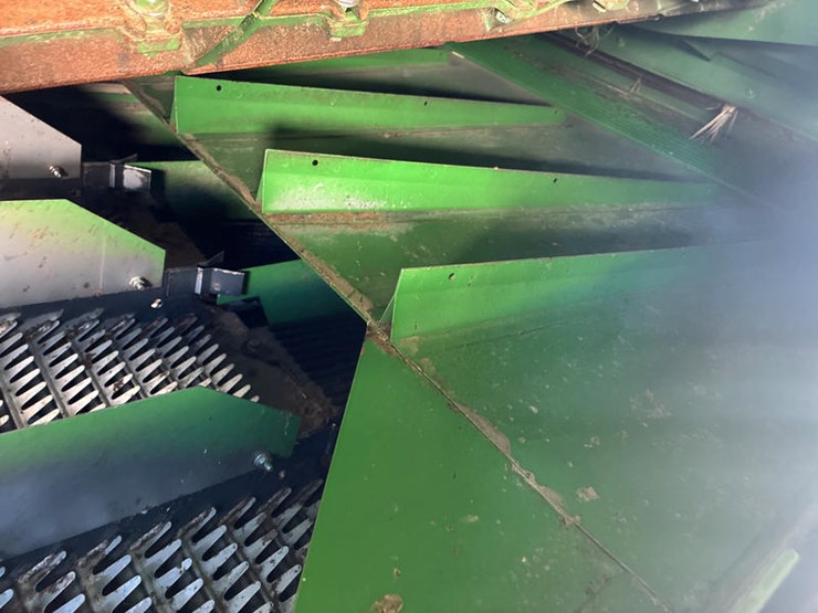 2004-john-deere-9660-sts-image-96