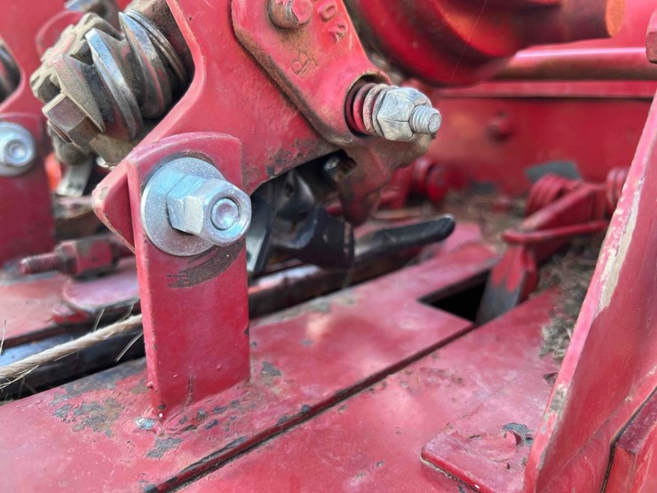 new-holland-268-image-12