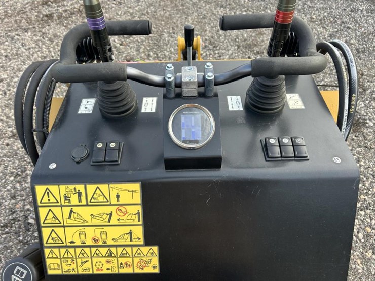 #2712-•-demo-2024-mammut-sk650-tracked-skid-steer-image-13