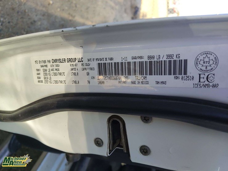 2011-dodge-2500-image-6