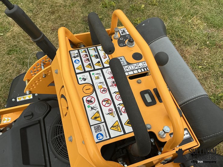 2021-cub-cadet-pro-x600-stand-on-36”-lawn-mower-image-12