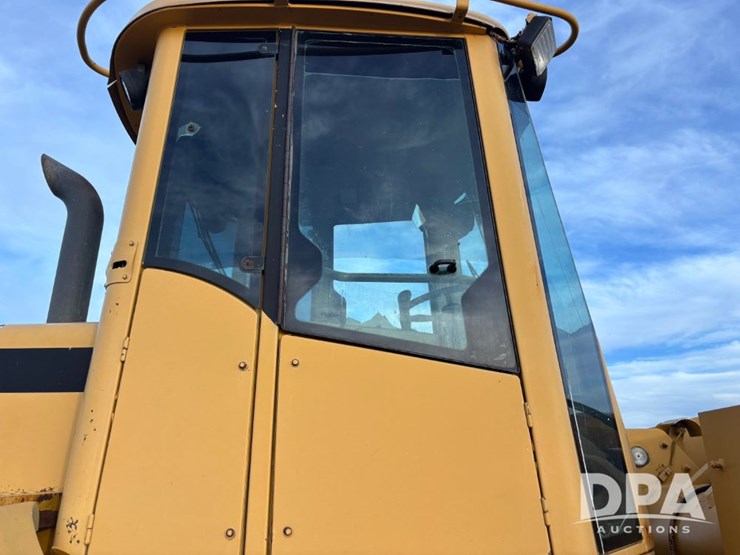 2001-deere-644h-image-28