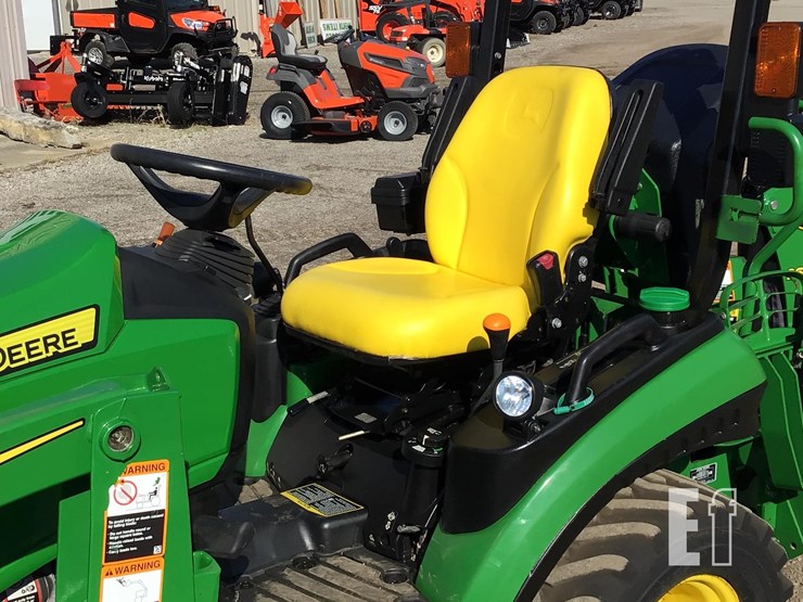 2018-john-deere-1025r-image-14