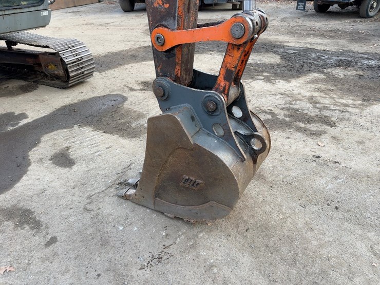 hitachi-zx75us-image-8