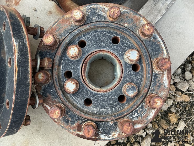 front-dual-extensions-&-axle-hubs-image-8