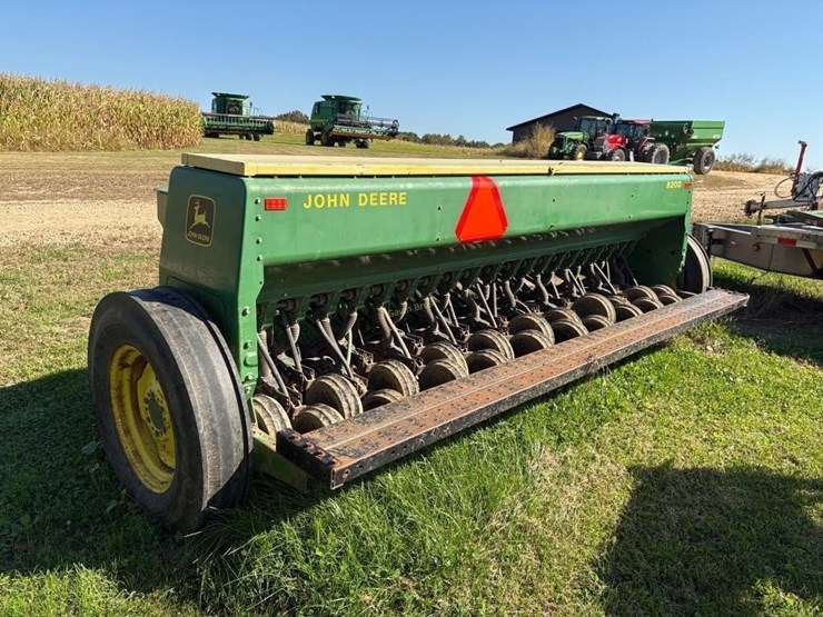 john-deere-8200-image-4