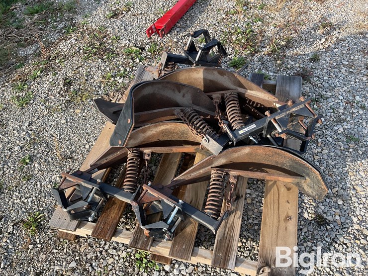 corn-head-stalk-stompers-image-4