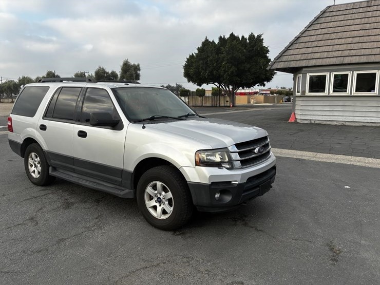 2015-ford-expedition-image-2