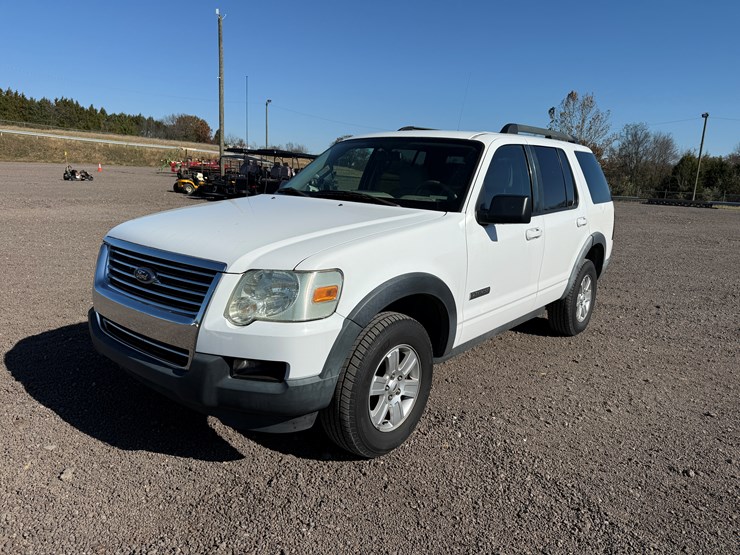 2007-ford-explorer-image-1