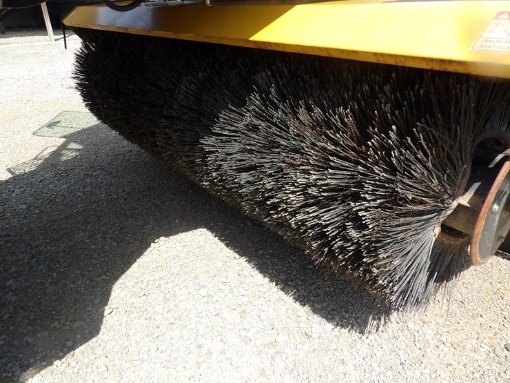 #27063-•-2016-laymor-sm-400-sweeper-/-broom-image-13