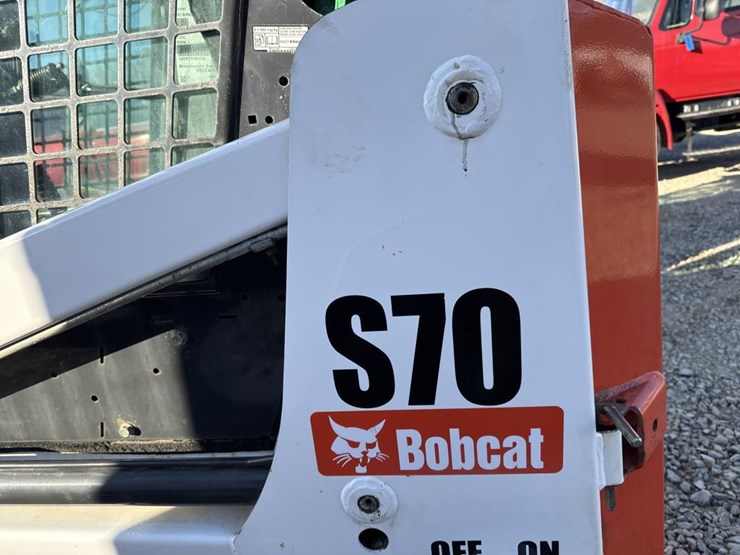 2015-bobcat-s70-image-20