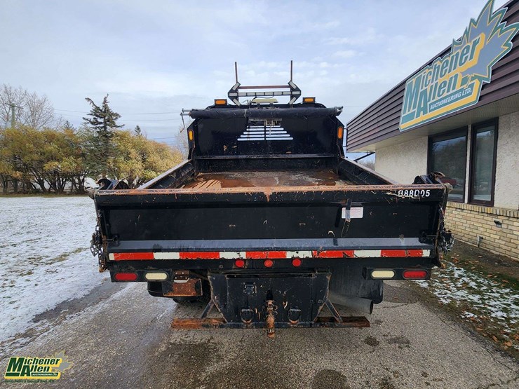 2013-chevrolet-silverado-3500hd-image-11
