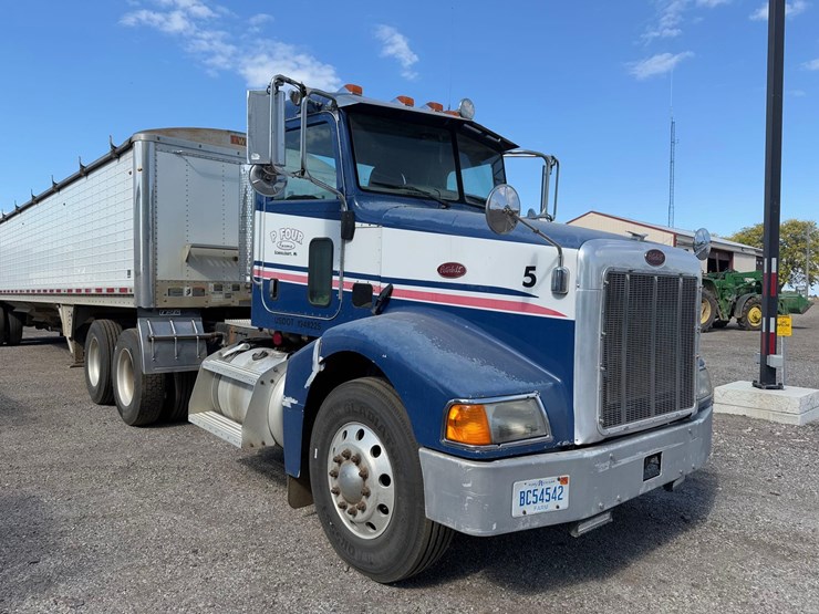 peterbilt-semi-tractor-image-1
