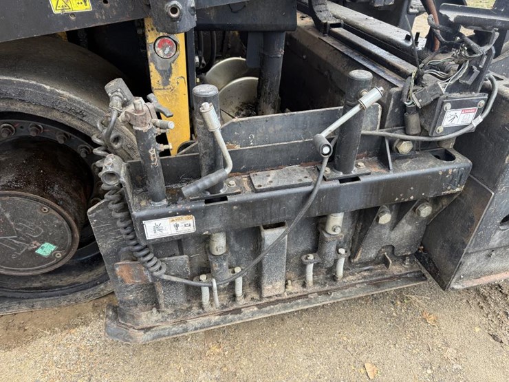 caterpillar-ap-1055f-image-18