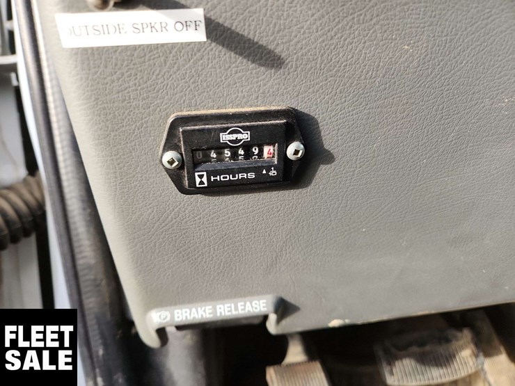 2005-ford-cargo-image-16