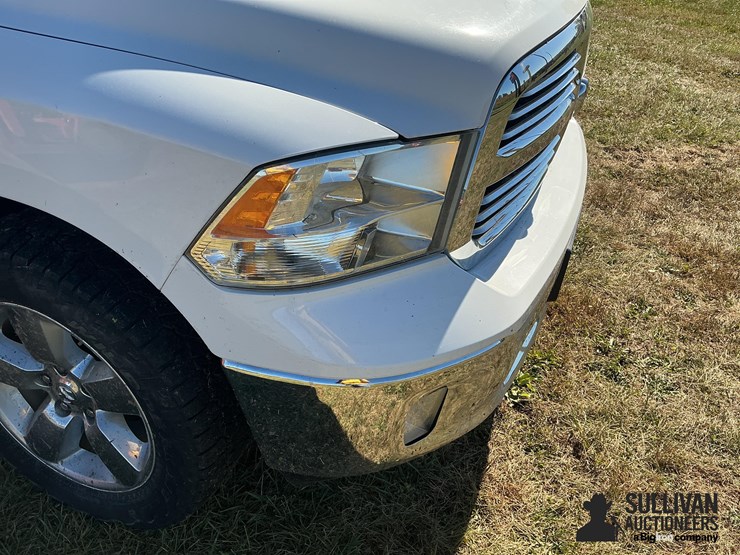 2015-ram-1500-big-horn-image-17