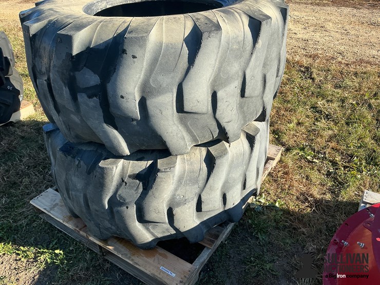 titan-19.5l-24-tires-image-5