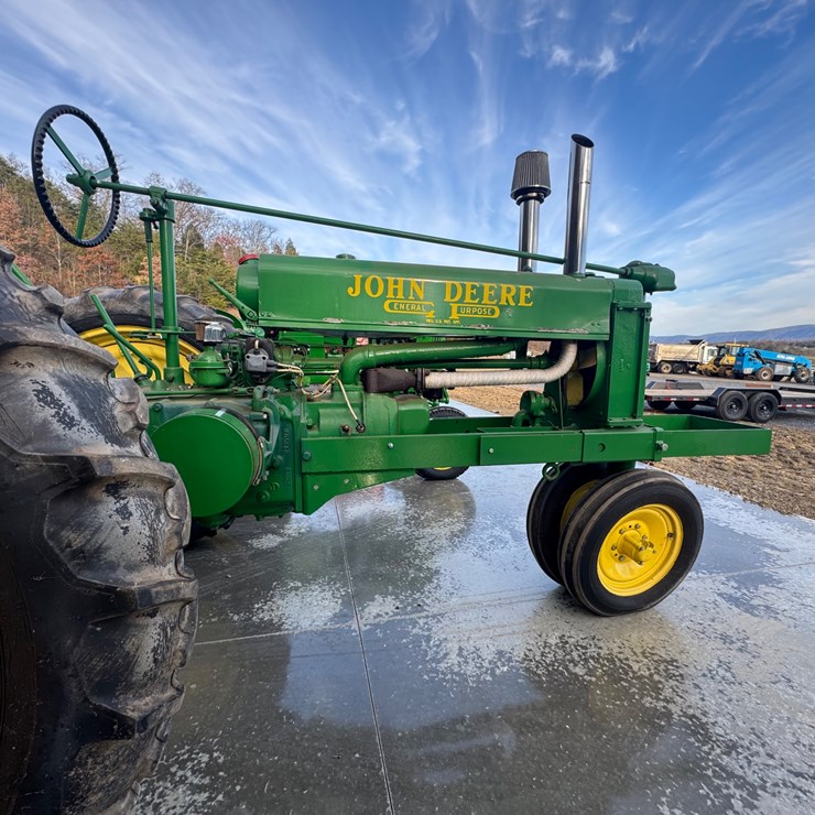 JOHN DEERE MODEL B