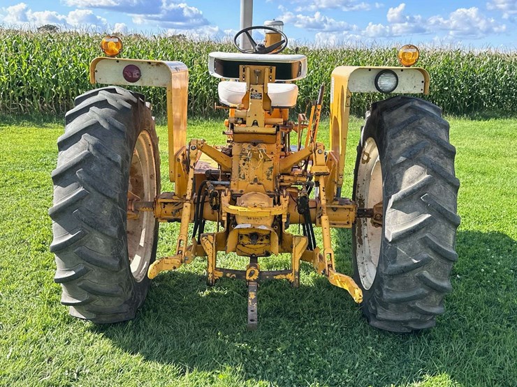 minneapolis-moline-g550-image-29