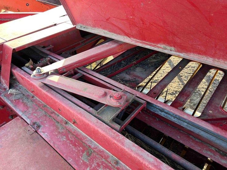 new-holland-268-image-9