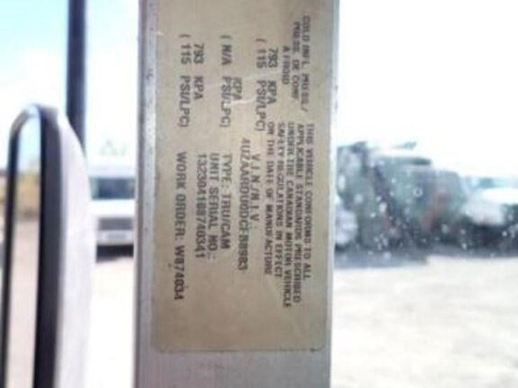 2013-freightliner-mt55-image-9