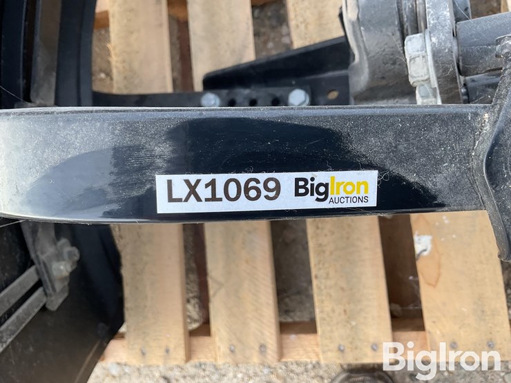 new-holland-t-6-front-fenders-image-11