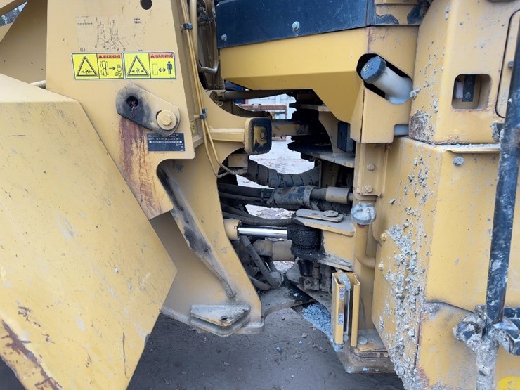 2008-caterpillar-938h-image-16