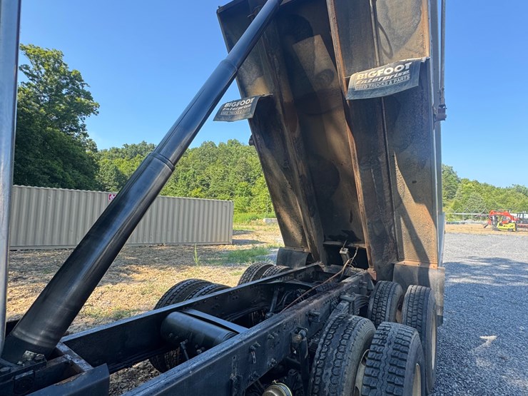 #1302-•-2002-volvo-vhd-truck-with-stainless-dump-bed-image-3